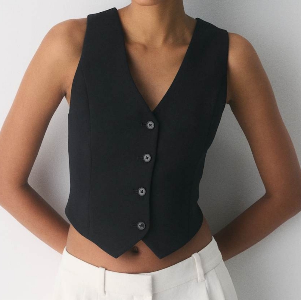WILFRED Pacino Vest Black Crepette Contemporary Size 10 Aritzia